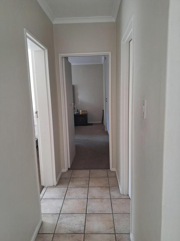 To Let 2 Bedroom Property for Rent in Vredehoek Western Cape